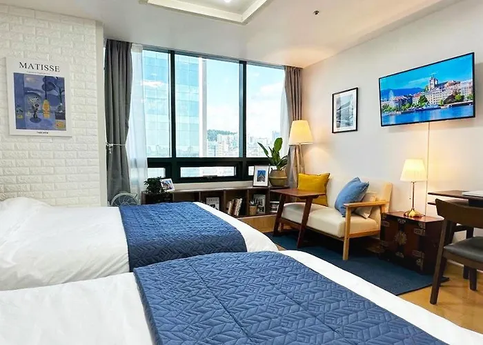 Perfect Hongdae Stay City View